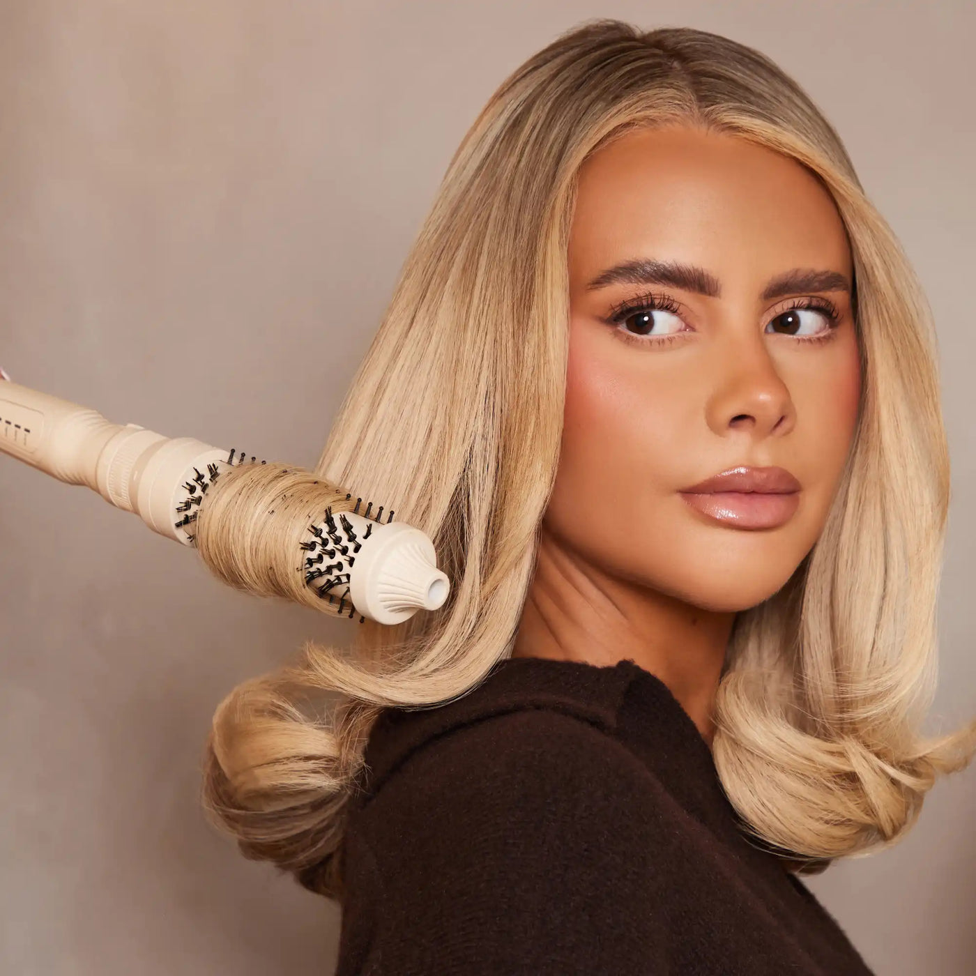 The Benefits and Creativity of Using a Thermal Styling Hot Brush: Unlock Your Best Hair Yet!